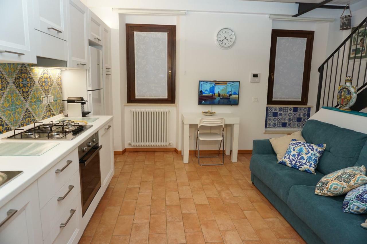 Casa Vacanze Torre Dei Gualtieri Villa San Benedetto del Tronto Eksteriør bilde